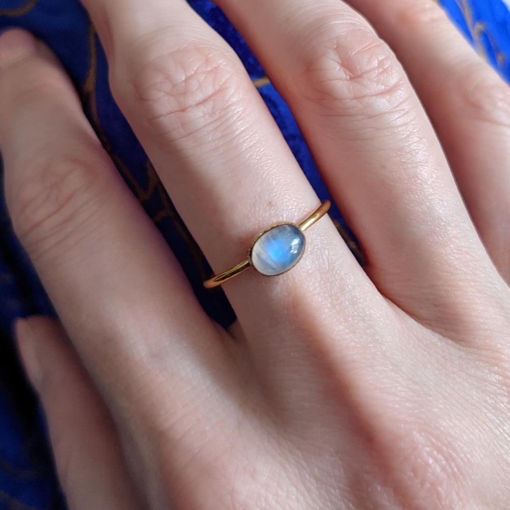 🦋LAST🦋 NWT Oval Moonstone Cab Stacking Ring, Size 8